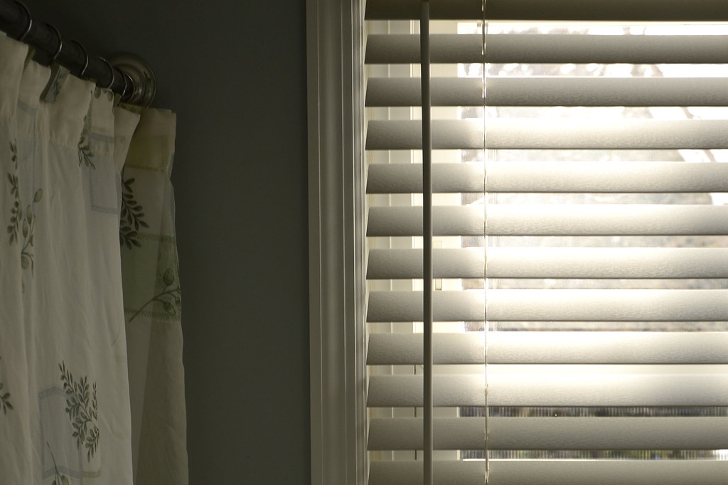 Decorate Your Home Using Venetian Blinds