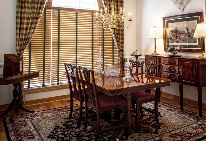 Choosing the Perfect Blinds for Your Dining Room